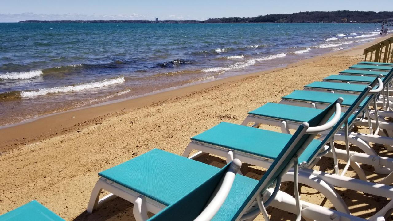 Brio Beach Inn Traverse City Buitenkant foto