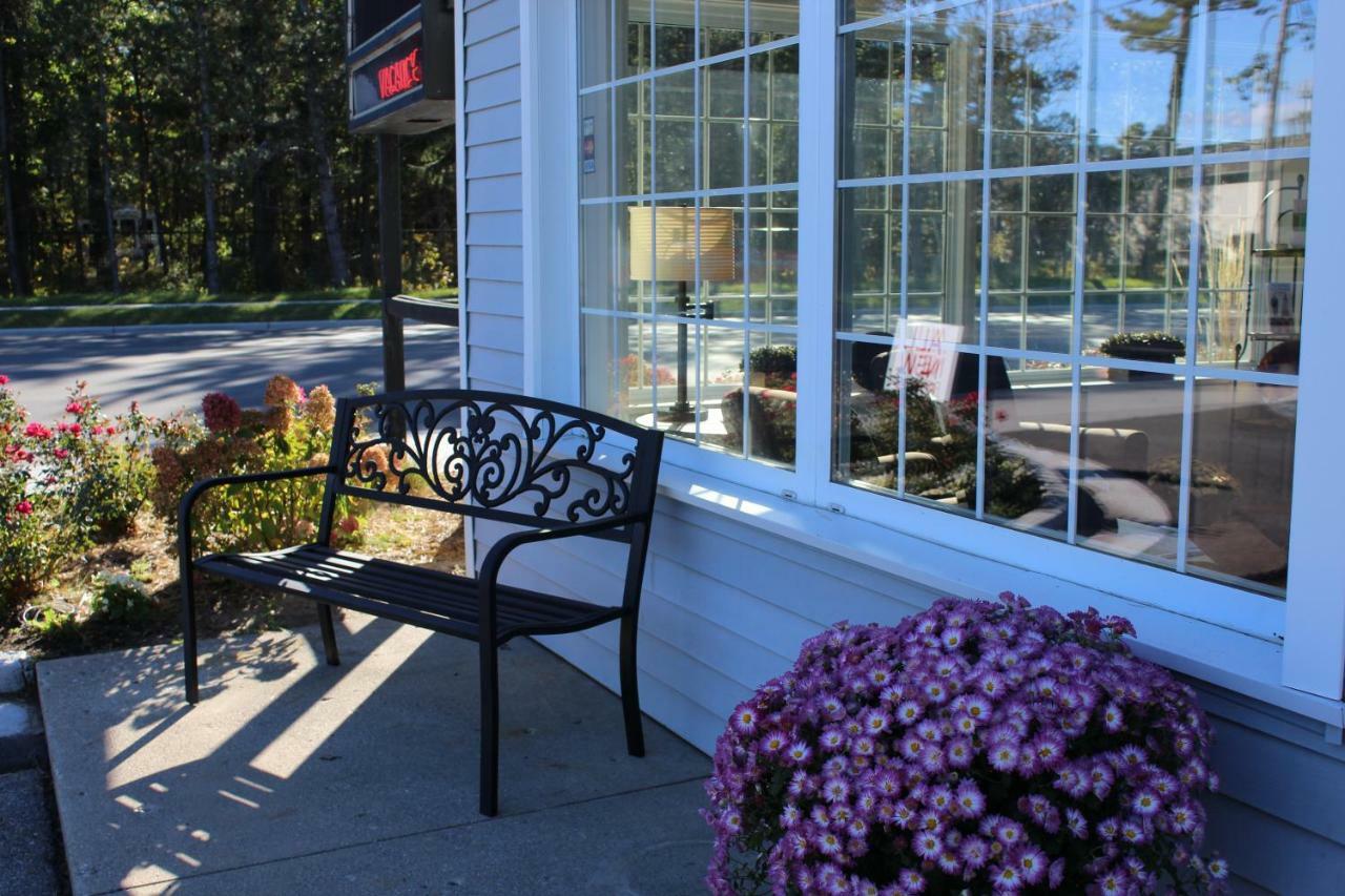 Brio Beach Inn Traverse City Buitenkant foto