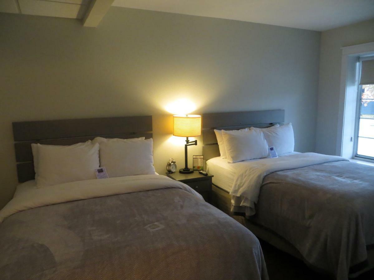 Brio Beach Inn Traverse City Buitenkant foto
