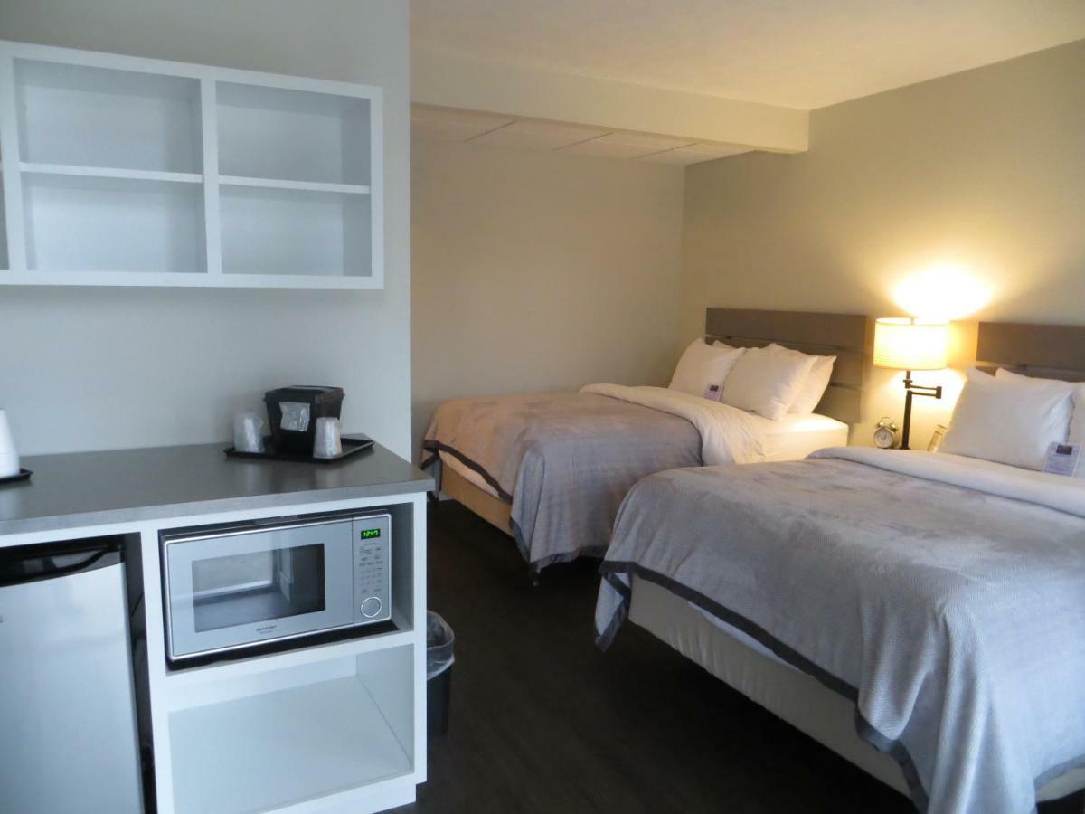 Brio Beach Inn Traverse City Buitenkant foto