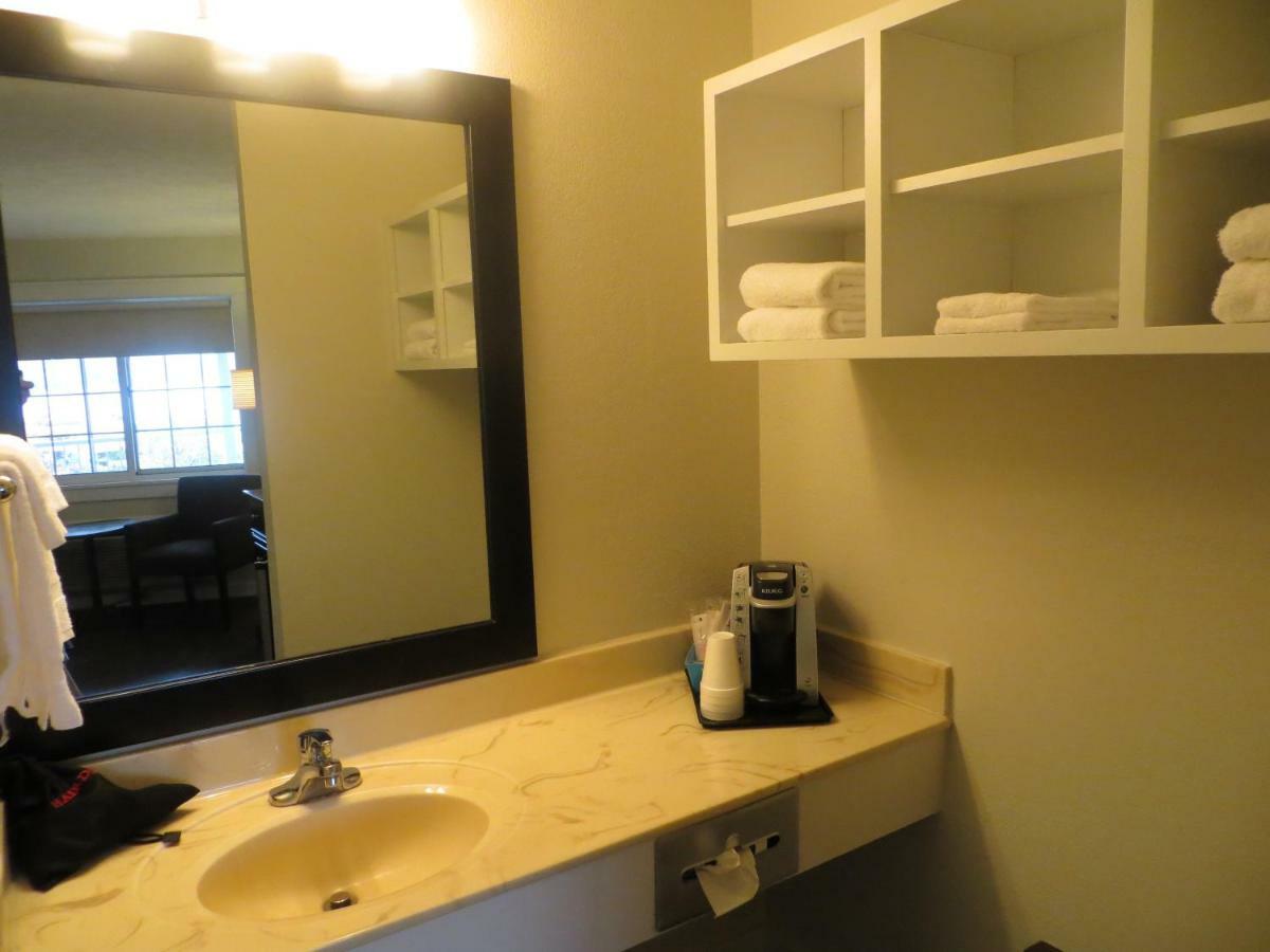 Brio Beach Inn Traverse City Buitenkant foto