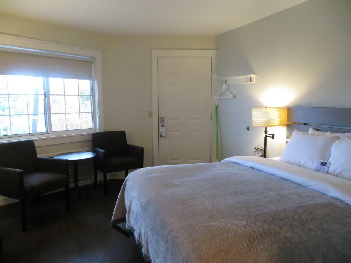 Brio Beach Inn Traverse City Buitenkant foto